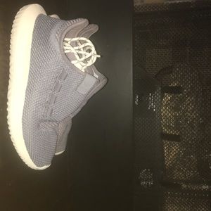 I’m selling adidas Originals tubulars.